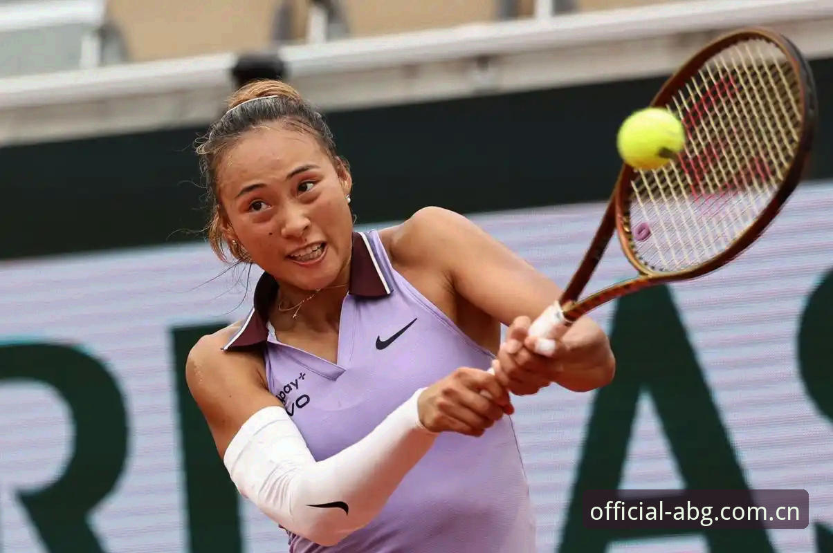 郑钦文外卡晋级vs世界排名暴跌：一场147位差距的逆袭背后藏着什么？
